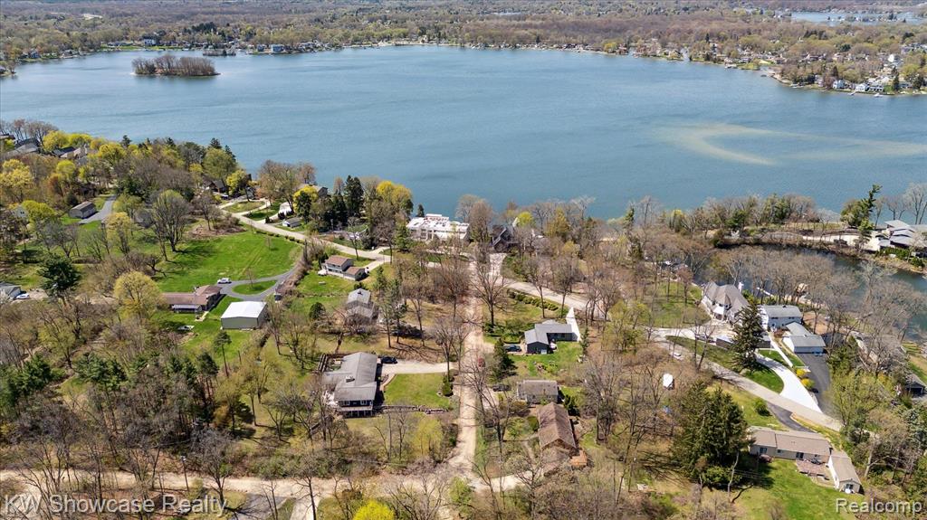 4105 WOODCROFT Street, White Lake, MI 48383 — Photo 28