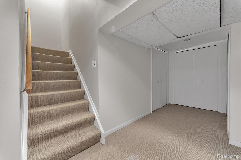 687 Foxhall Road, Bloomfield Hills, MI 48304 — Photo 32
