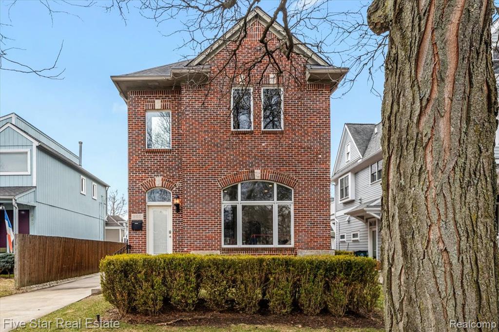 960 Davis Avenue, Birmingham, MI 48009 — Photo 2