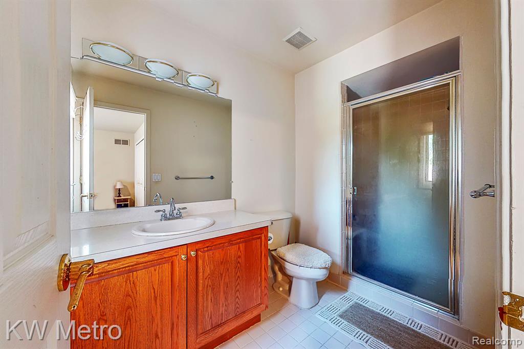6657 Chelsea Bridge, West Bloomfield, MI — Photo 33