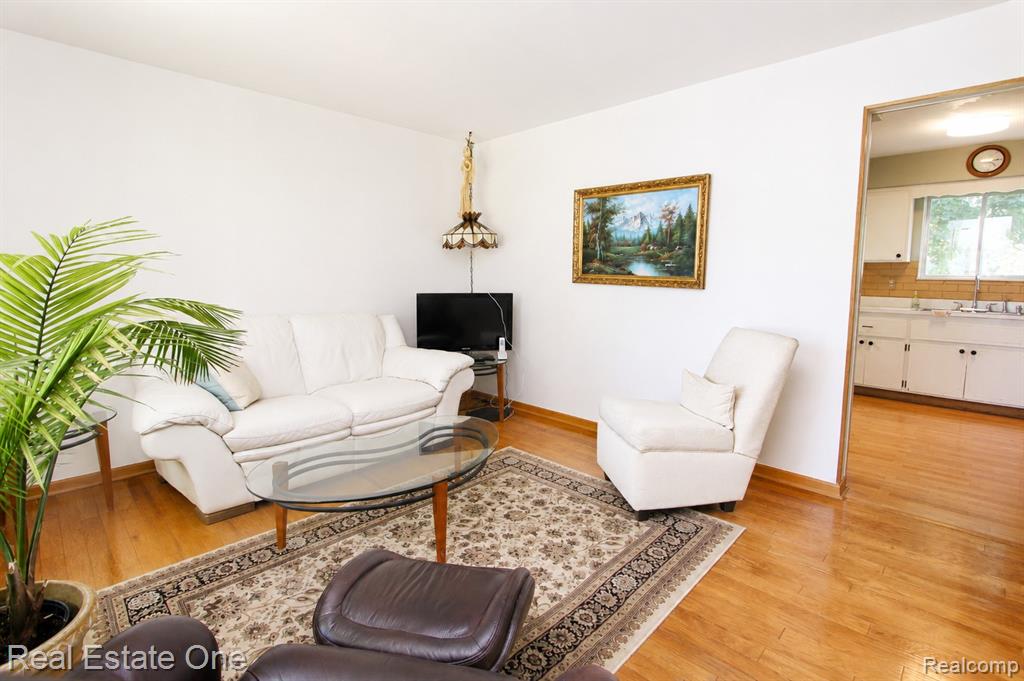 4510 Bethune Court, West Bloomfield, MI 48323 — Photo 10