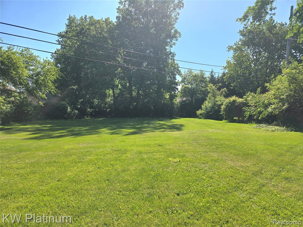5860 John R Road, Troy, MI 48085 — Photo 2