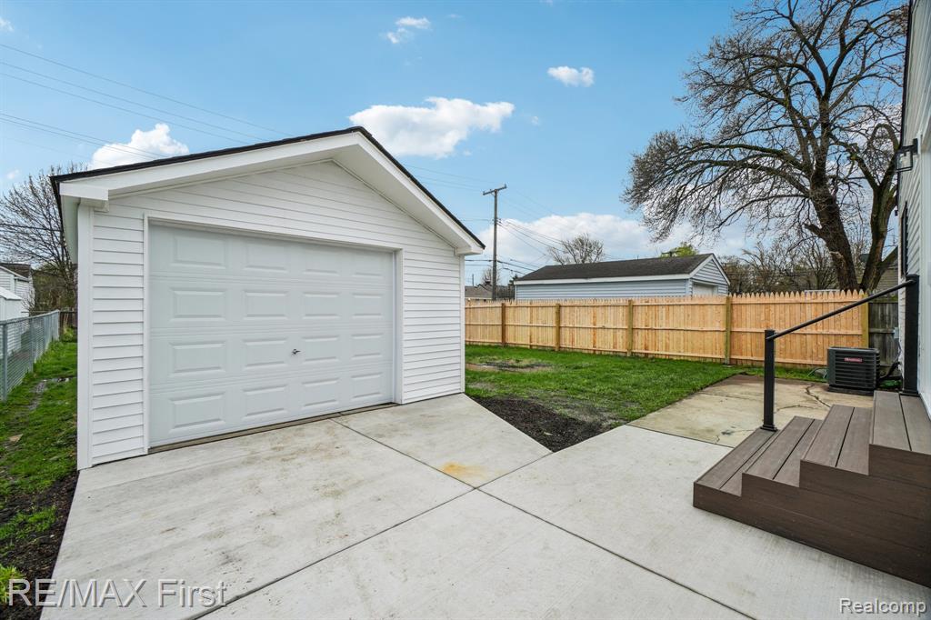27520 Bohnhoff Street, Roseville, MI 48066 — Photo 25