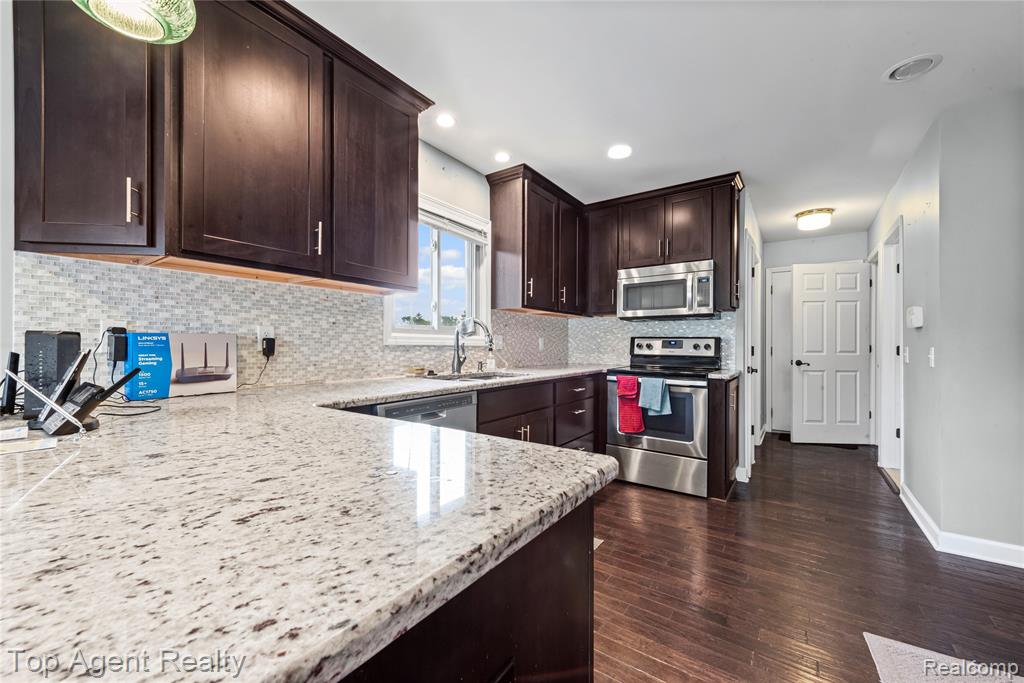46891 Meadowview Court, Shelby Twp, MI 48317 — Photo 10