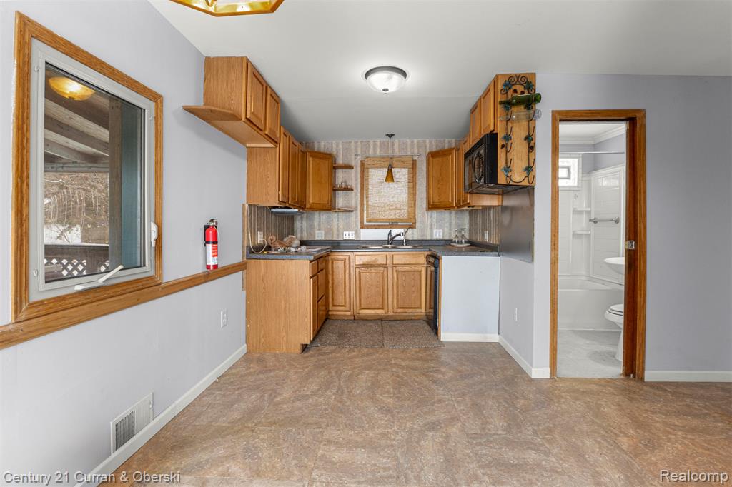 11531 Grant Street, Riverview, MI 48193 — Photo 10