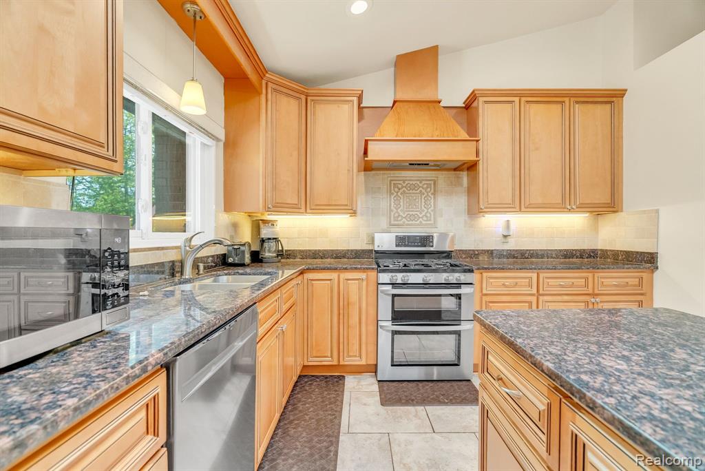 4731 PATRICK Road, West Bloomfield, MI — Photo 9