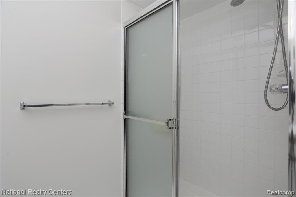 44973 MARIGOLD Drive, Sterling Heights, MI 48314 — Photo 23