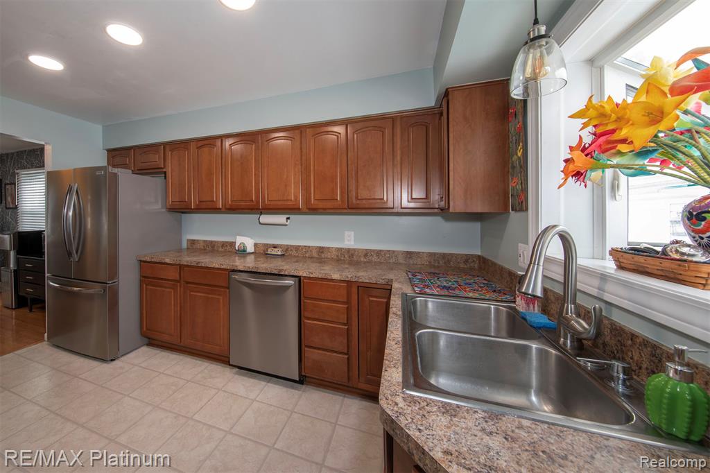 4975 Comstock Street, Commerce Twp, MI 48382 — Photo 8