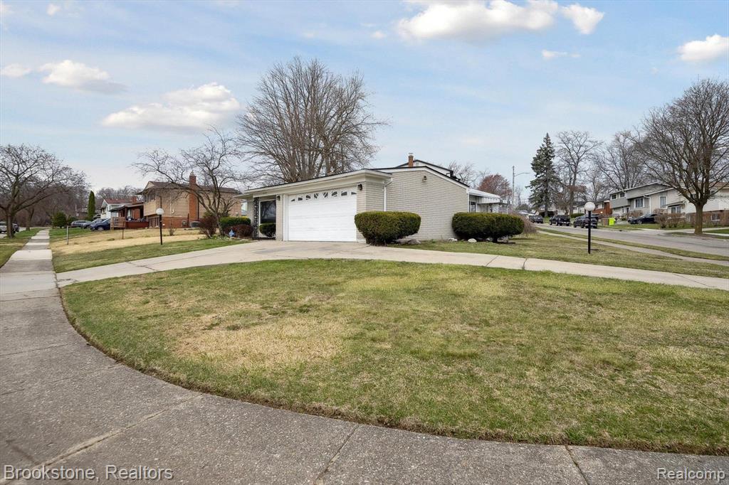 400 JOSLYN Avenue, Pontiac, MI 48342 — Photo 3