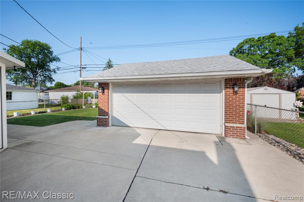 6622 Schaller Street, Garden City, MI — Photo 2
