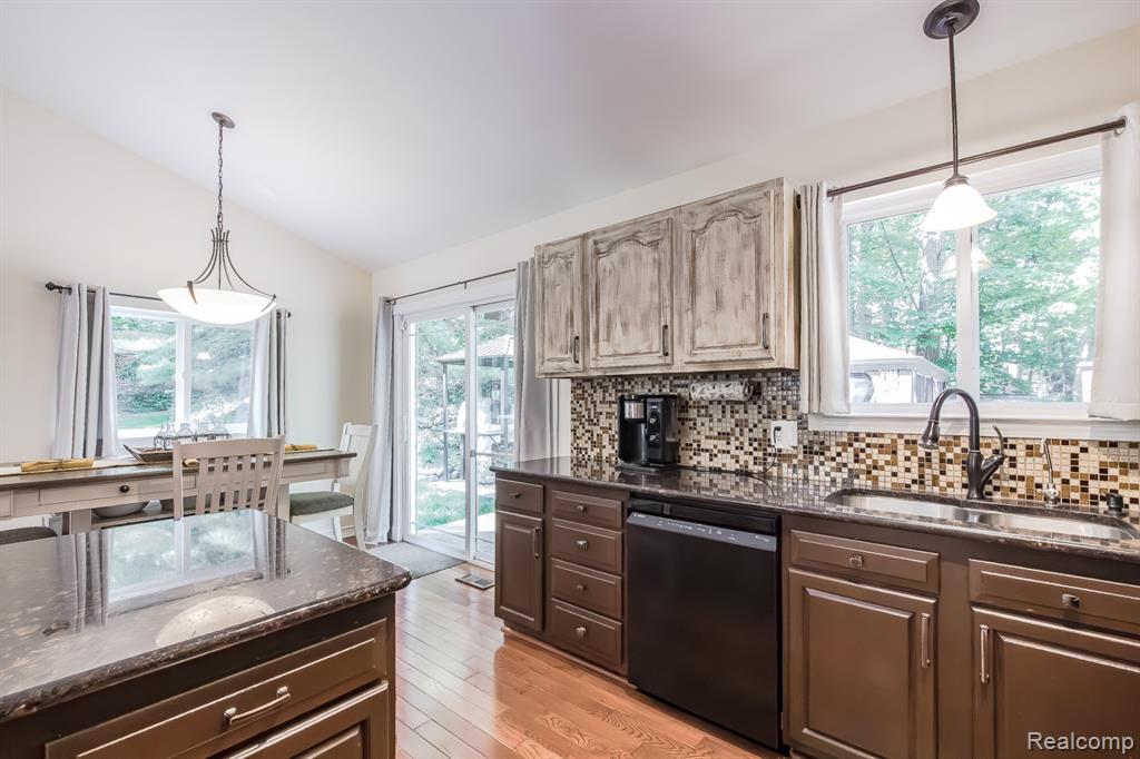 8642 Thendara Boulevard, Clarkston, MI 48348 — Photo 14