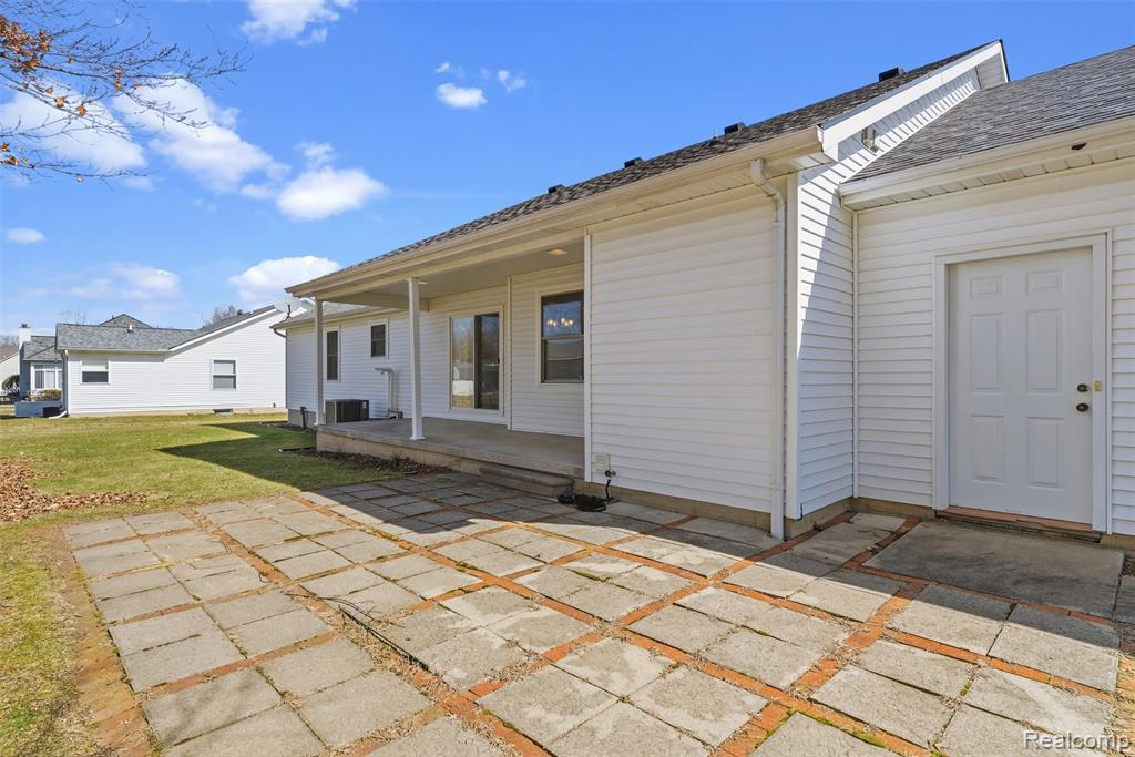 2363 Willowdale Drive, Burton, MI 48509 — Photo 40