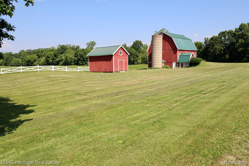 4201 N Burkhart Road, Howell, MI 48855 — Photo 36
