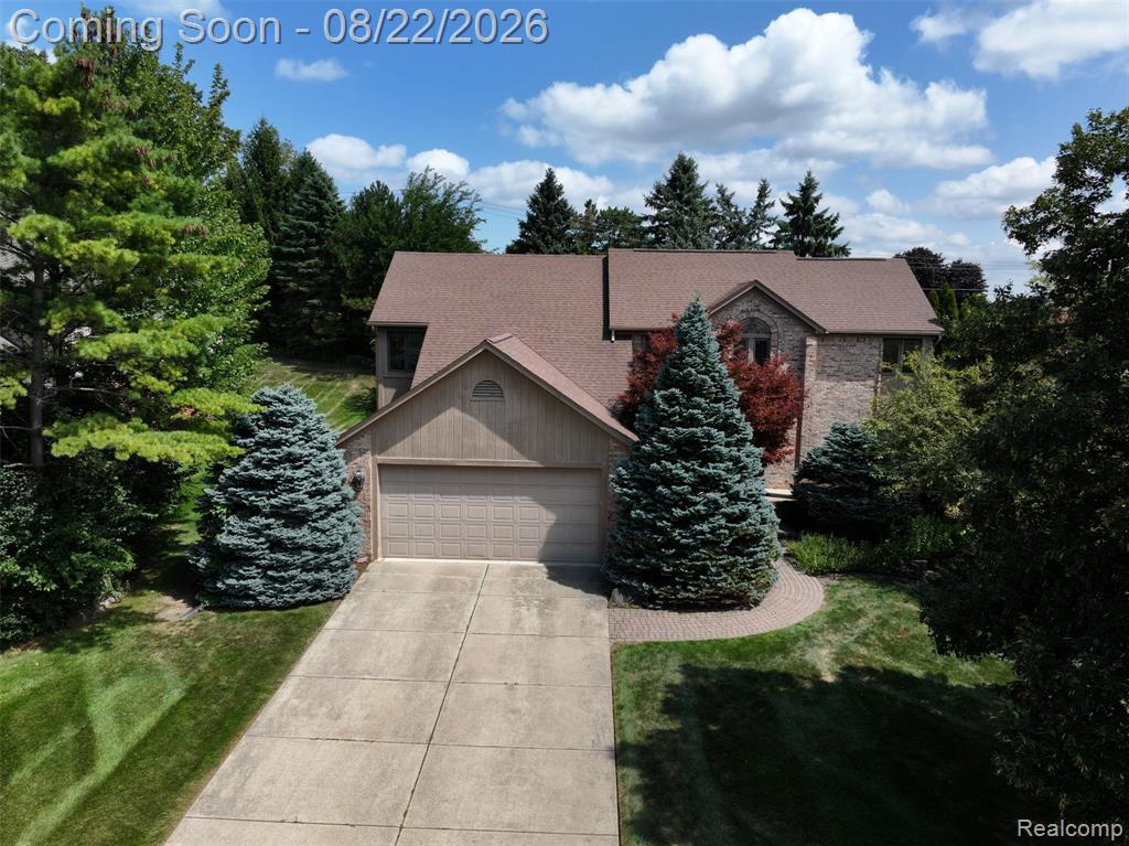 2070 Reagan Drive, Rochester Hills, MI 48309