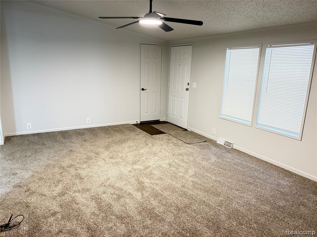 11312 N Lake Drive, Fenton, MI 48430 — Photo 6