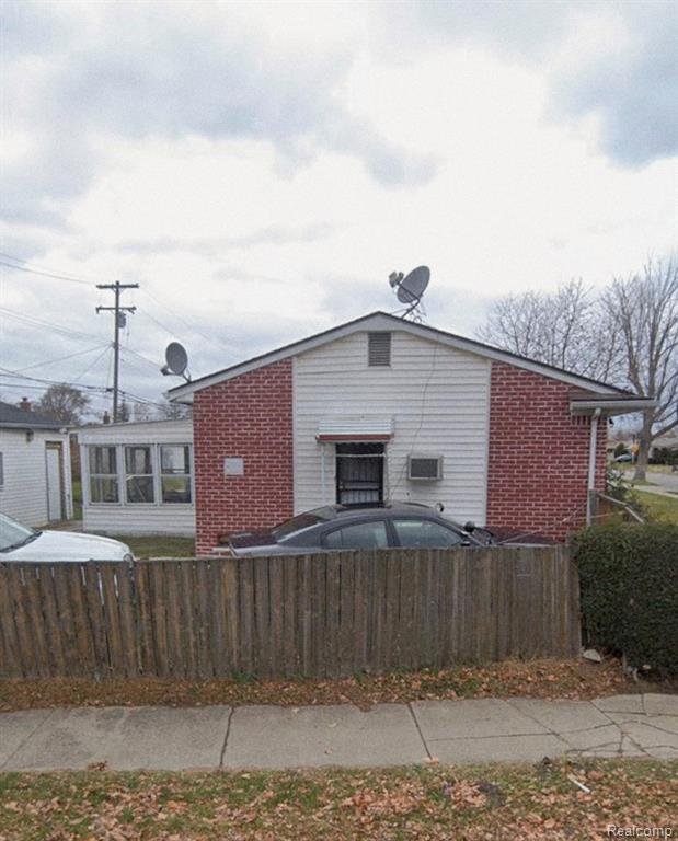 11901 Bloom Street, Hamtramck, MI 48212 — Photo 13