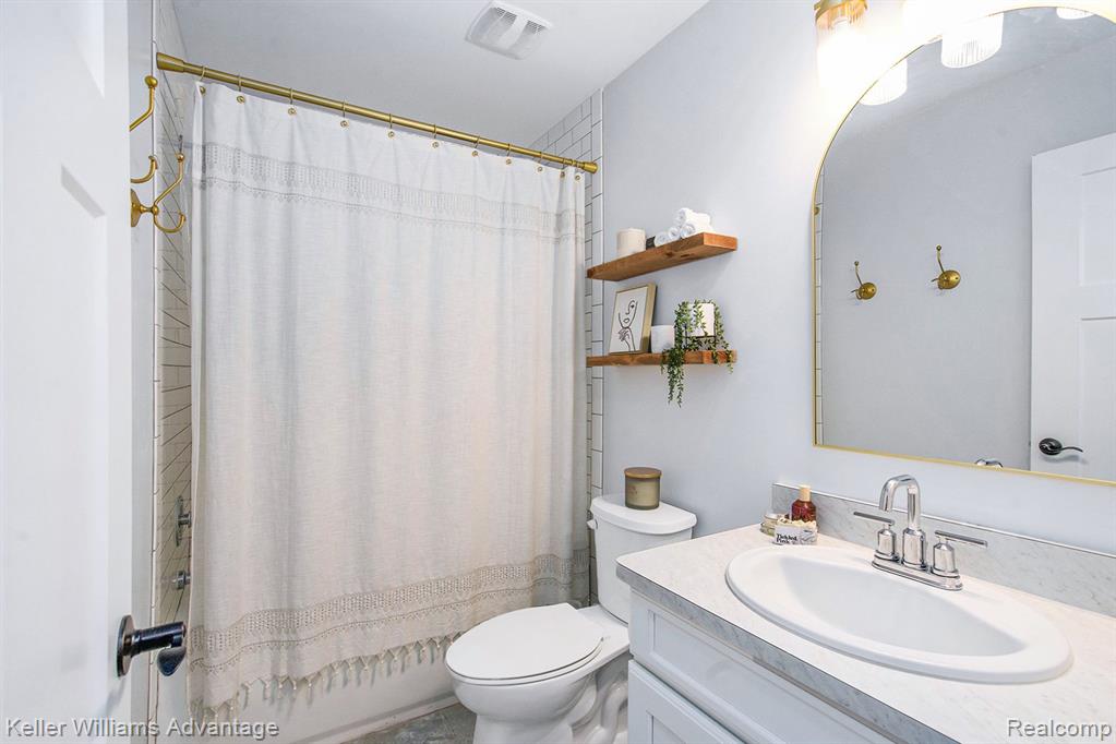 594 Anne Avenue, Brighton, MI 48116 — Photo 14