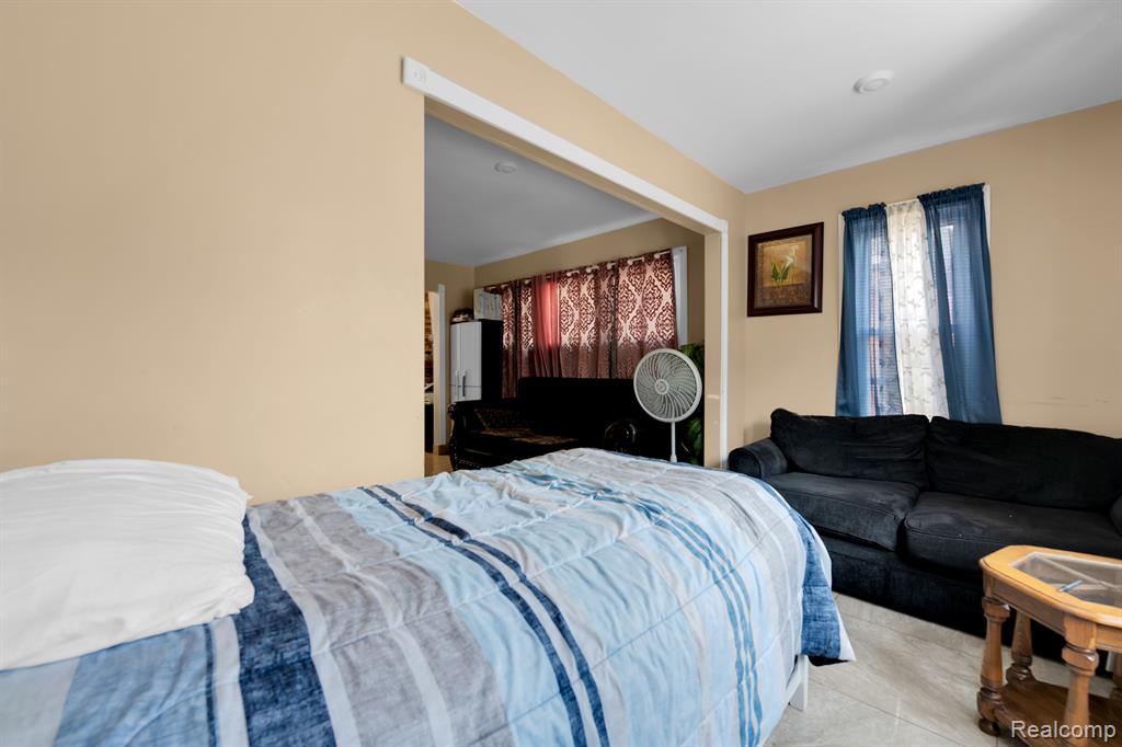 5832 APPOLINE Street, Dearborn, MI 48126 — Photo 9