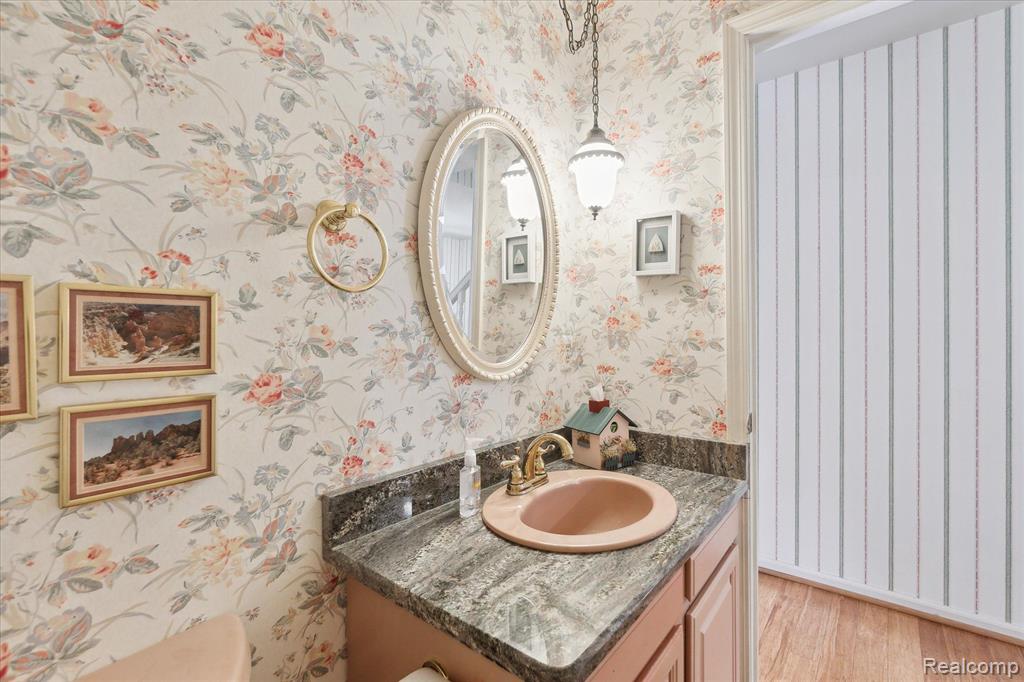 8150 FAWN VALLEY Drive, Clarkston, MI 48348 — Photo 24