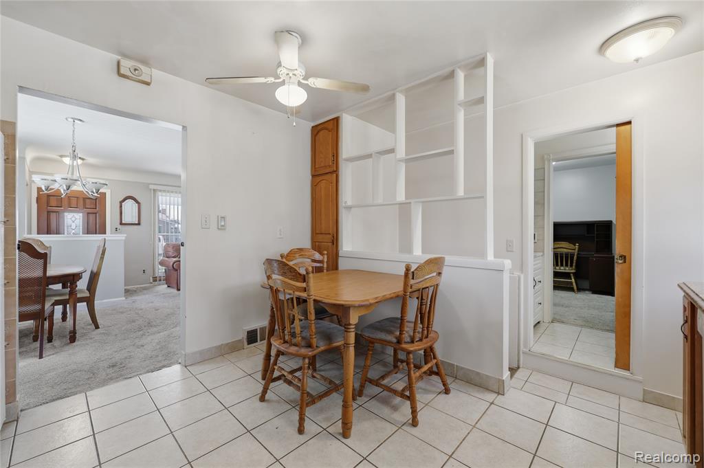 28832 Los Olas Drive, Warren, MI 48093 — Photo 9