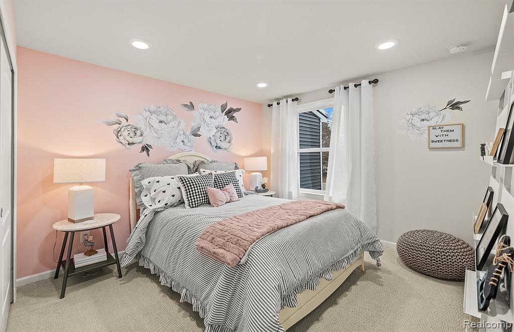 5540 E SPANIEL Drive, Ann Arbor, MI 48108 — Photo 12