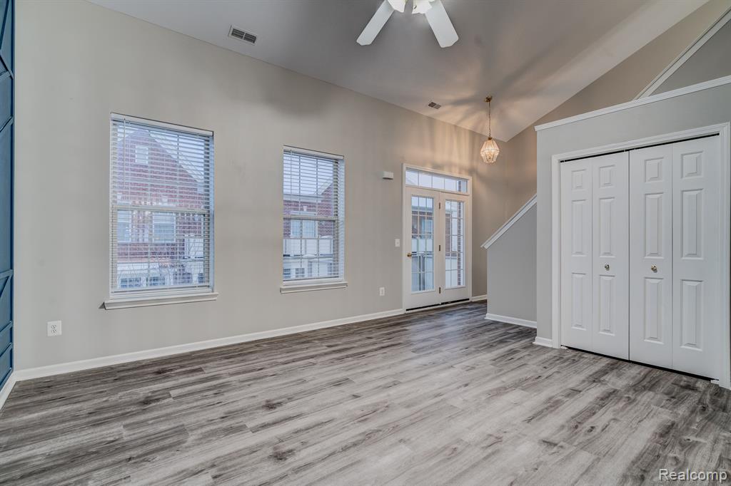 1111 FOUNTAIN VIEW Circle, South Lyon, MI 48178 — Photo 5