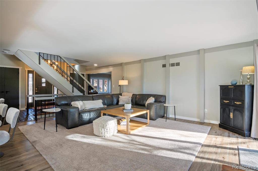 42085 Banbury Road, Northville, MI 48168 — Photo 17