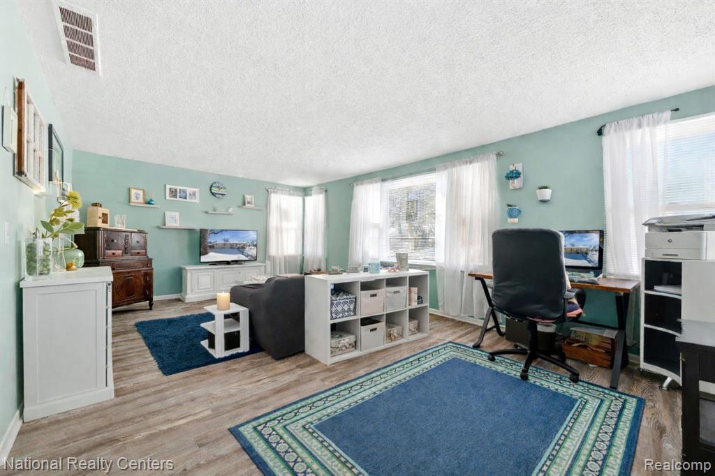 1955 Maddy Lane, Keego Harbor, MI 48320 — Photo 3