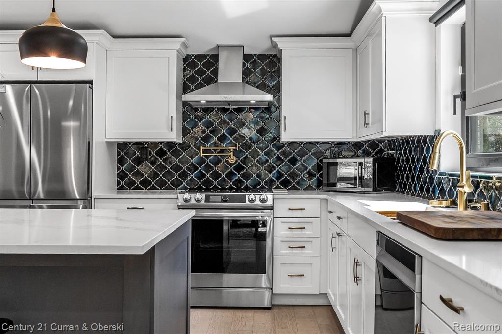 4421 W MAPLE Road, Bloomfield Hills, MI 48301 — Photo 8