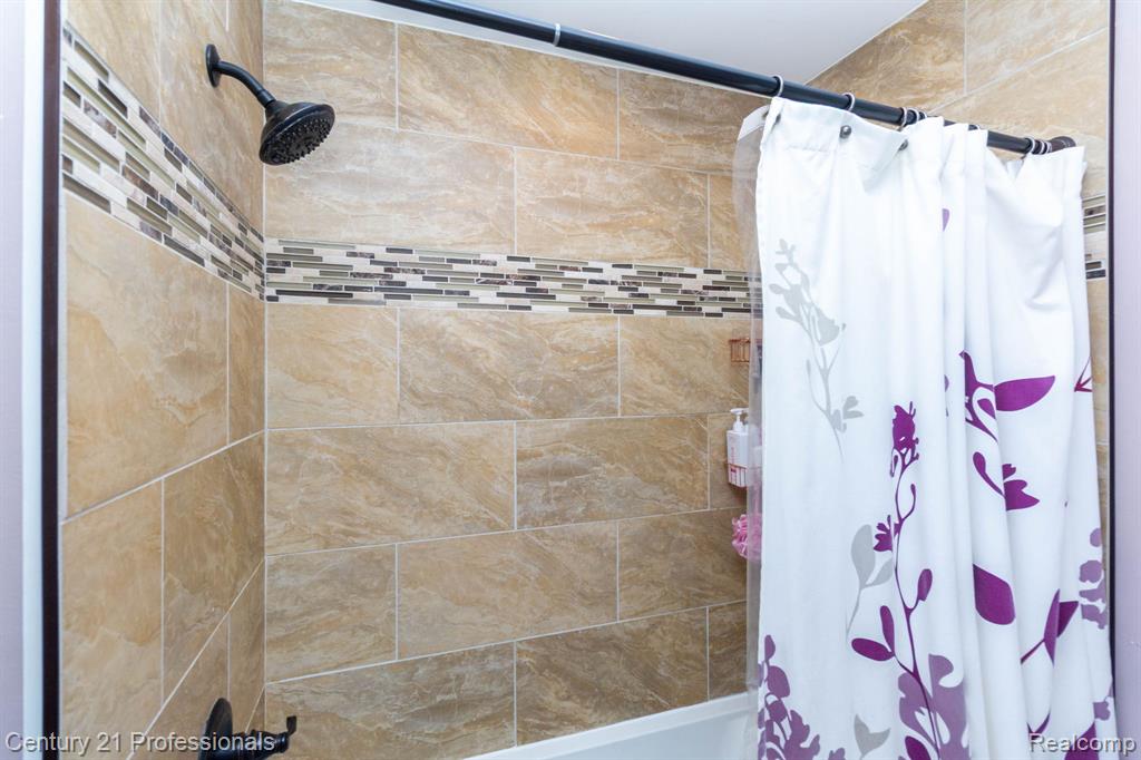 671 Bridgestone Drive, Rochester Hills, MI 48309 — Photo 26