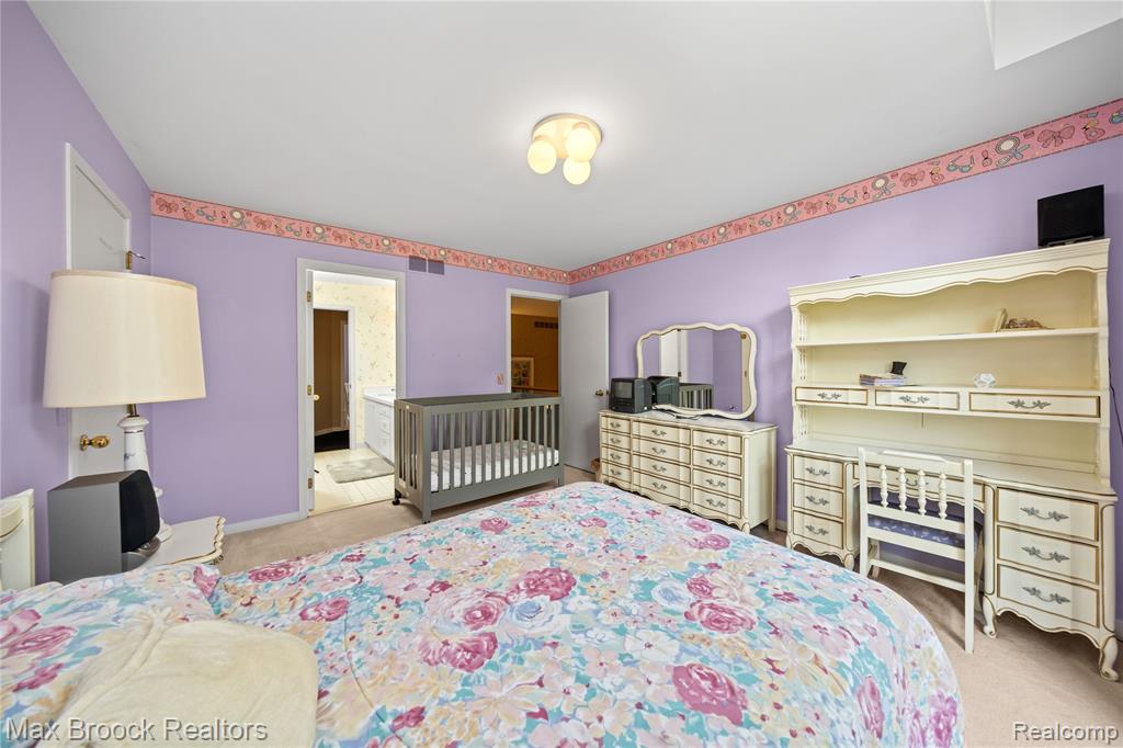 6684 Stonebridge E, West Bloomfield, MI — Photo 37