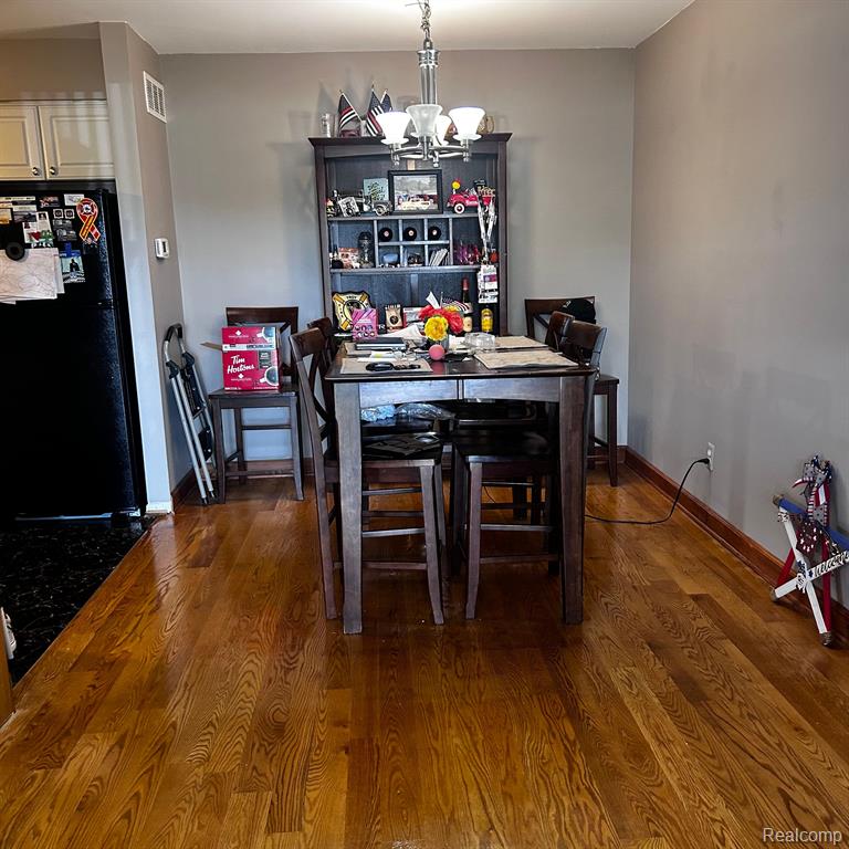 8514 HAMPSHIRE Drive, Sterling Heights, MI 48313 — Photo 18
