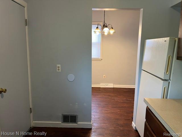 50 W Milton Avenue, Hazel Park, MI 48030 — Photo 6