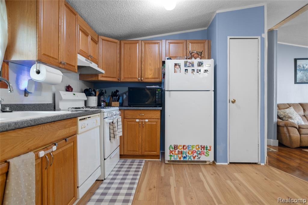 351 North Squirrel Road #63, Auburn Hills, MI 48326 — Photo 8