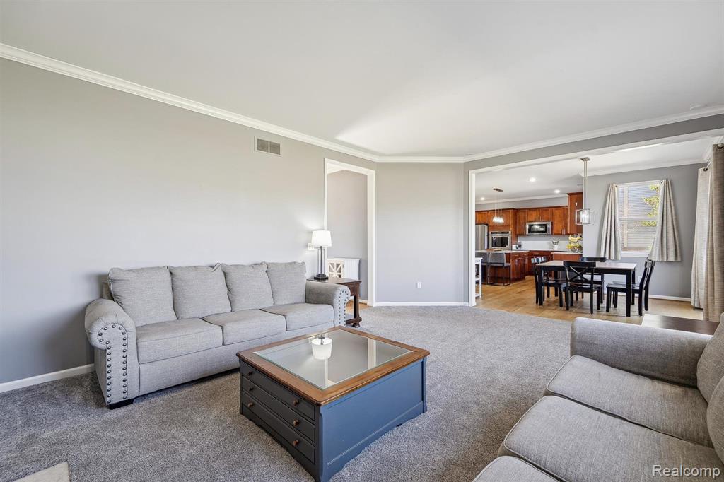 707 BAY POINTE Drive, Oxford, MI 48371 — Photo 17