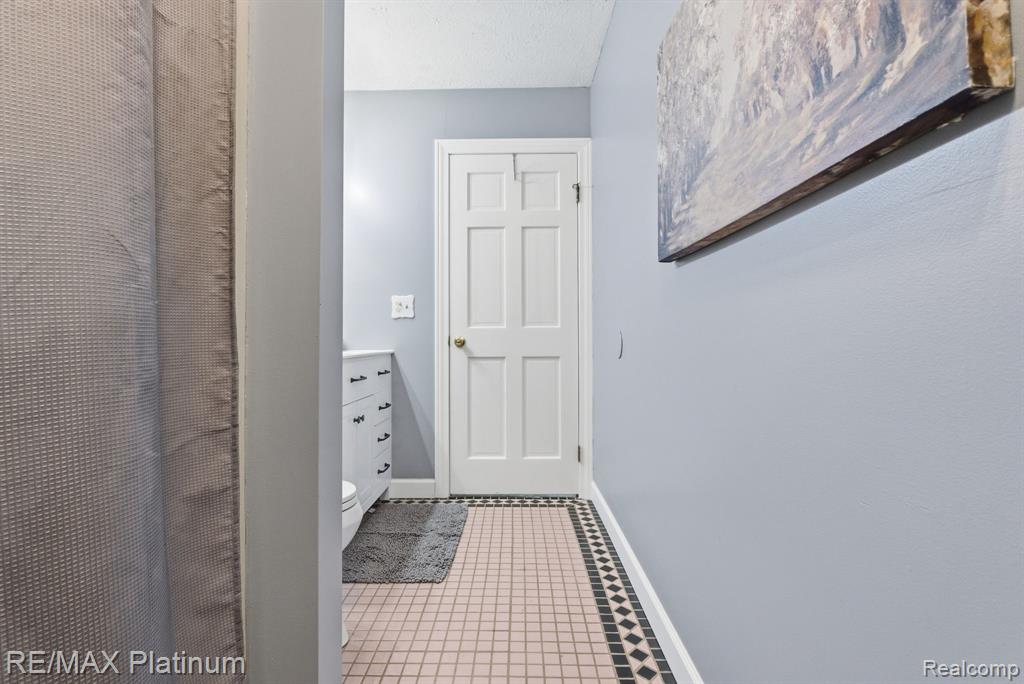 5315 E Allen Road, Webberville, MI 48892 — Photo 16