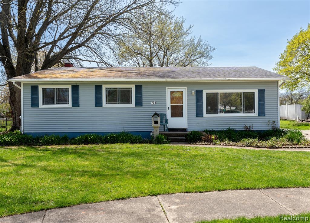 708 S GOMAS Court, Durand, MI 48429 — Photo 5