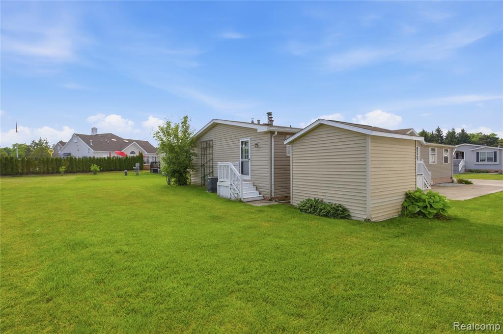 9857 Rembrandt Way, Fenton, MI 48430 — Photo 46