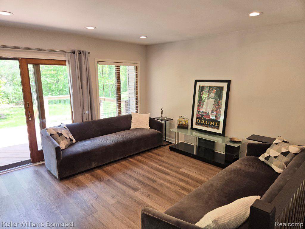5568 PATTERSON Drive, Troy, MI 48085 — Photo 10