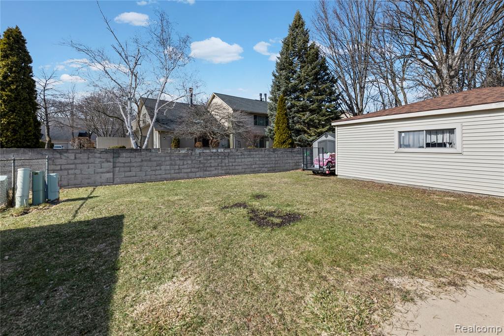 42719 Walker Street, Clinton Twp, MI 48038 — Photo 32