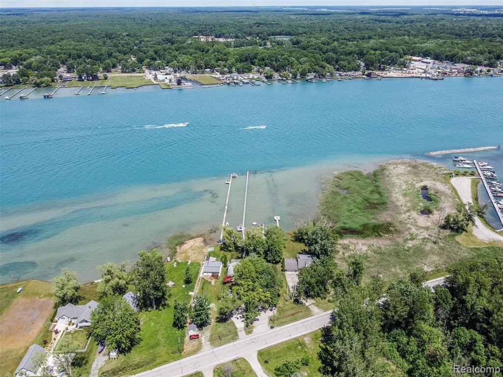 2100 N Channel Drive, MI 48028 — Photo 4