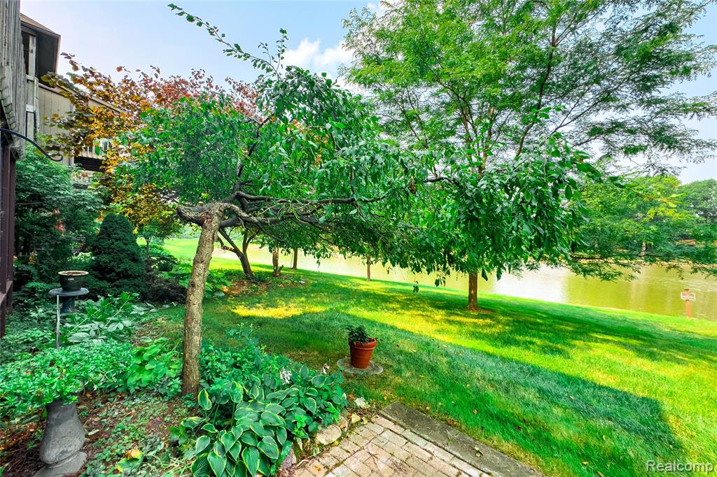 9830 Hawthorne Glen Drive, Grosse Ile, MI 48138 — Photo 47