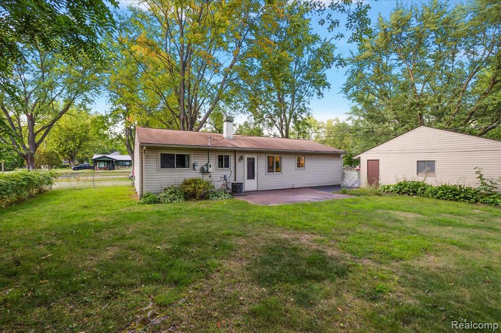 4535 Pinedale Avenue, Clarkston, MI — Photo 38