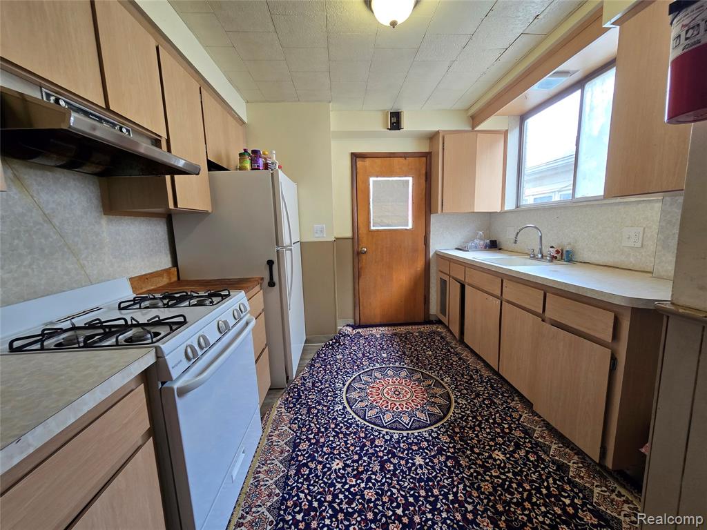 11351 MCDOUGALL Street, Hamtramck, MI 48212 — Photo 42