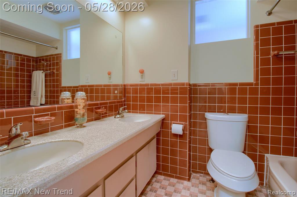 32216 Craftsbury Road, Farmington, MI 48334 — Photo 23