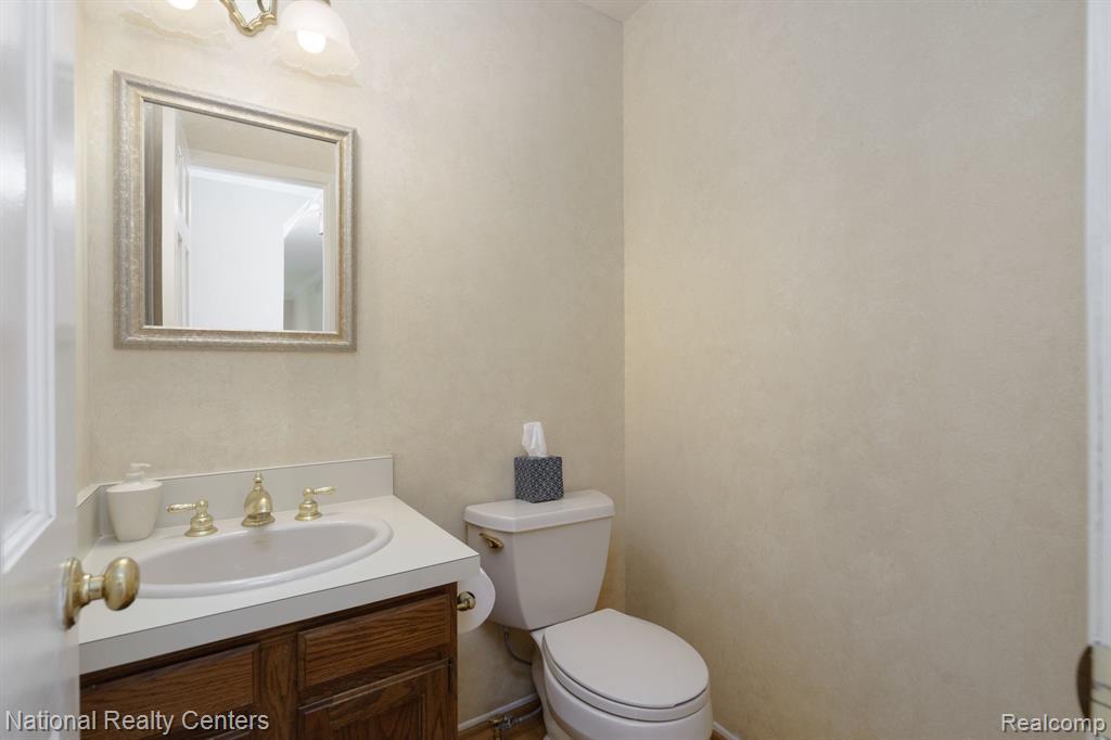 5459 N Piccadilly, West Bloomfield, MI — Photo 31