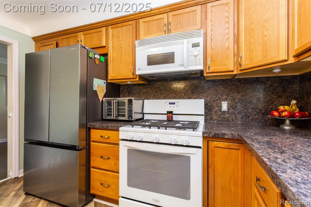41864 Brentwood Drive, Plymouth, MI 48170 — Photo 13