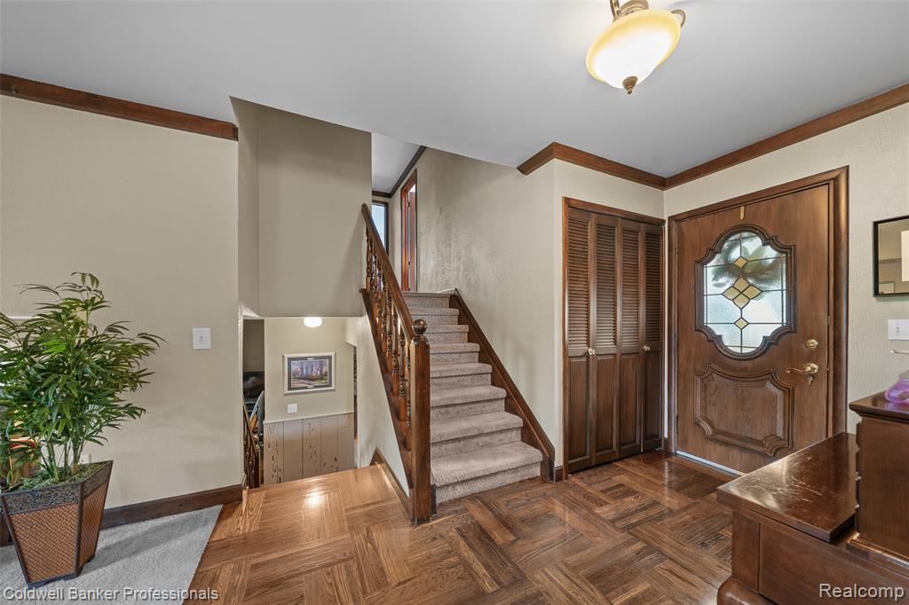 5075 Bayside Drive, Troy, MI 48098 — Photo 17