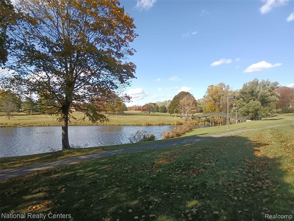 1756 Brentwood Drive, Troy, MI 48098 — Photo 29