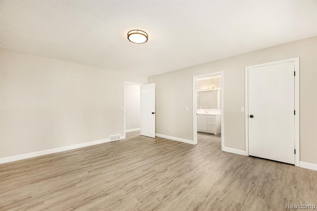 4144 BONISTEEL Road, Fort Gratiot, MI 48059 — Photo 9